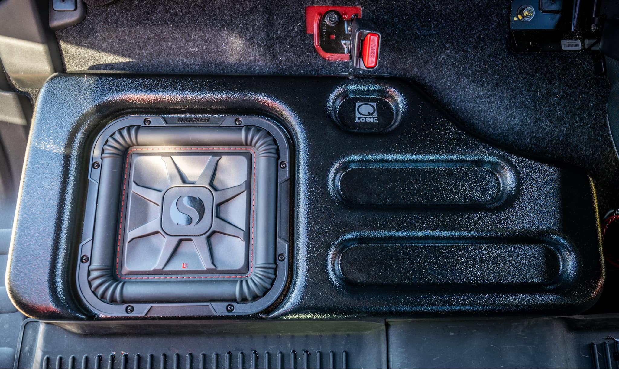 QLogic vehicle-specific enclosure product image