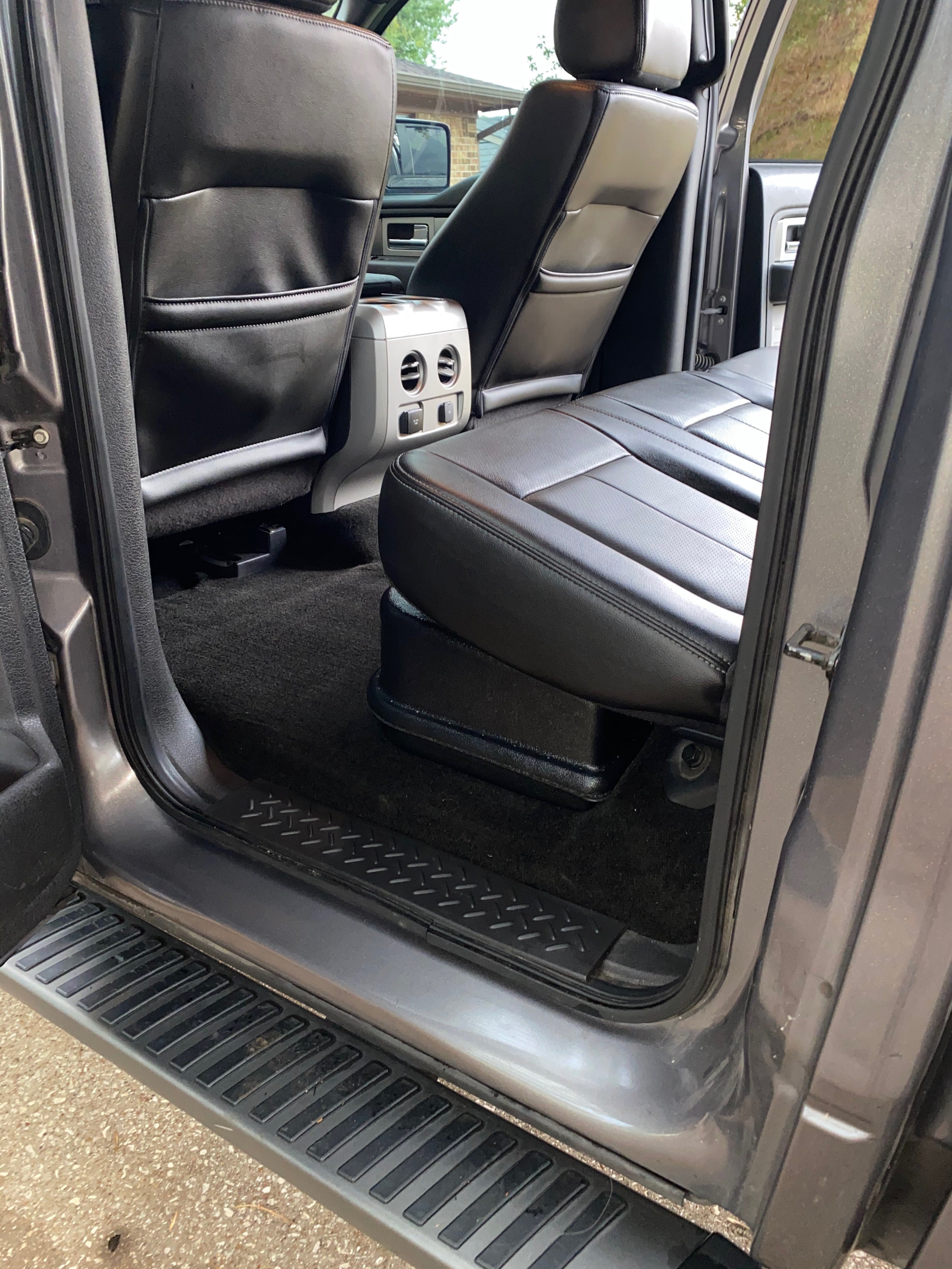 QLogic vehicle-specific enclosure product image