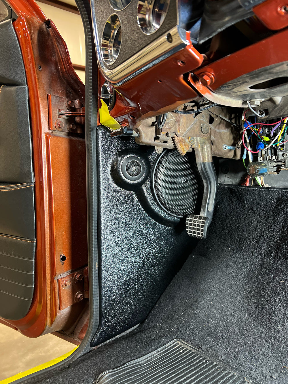 Q Logic QL-K1020 1967–1972 Chevrolet and GMC C/K 6.5-inch kick panel enclosures