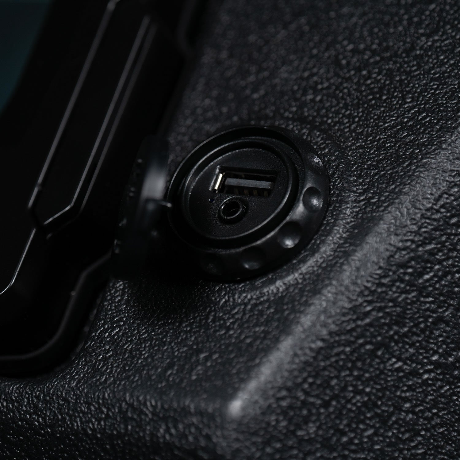 MBQD-STG4A-1 320-Watt STAGE 4 Can-Am Defender Tuned Four Speaker Visor Audio System