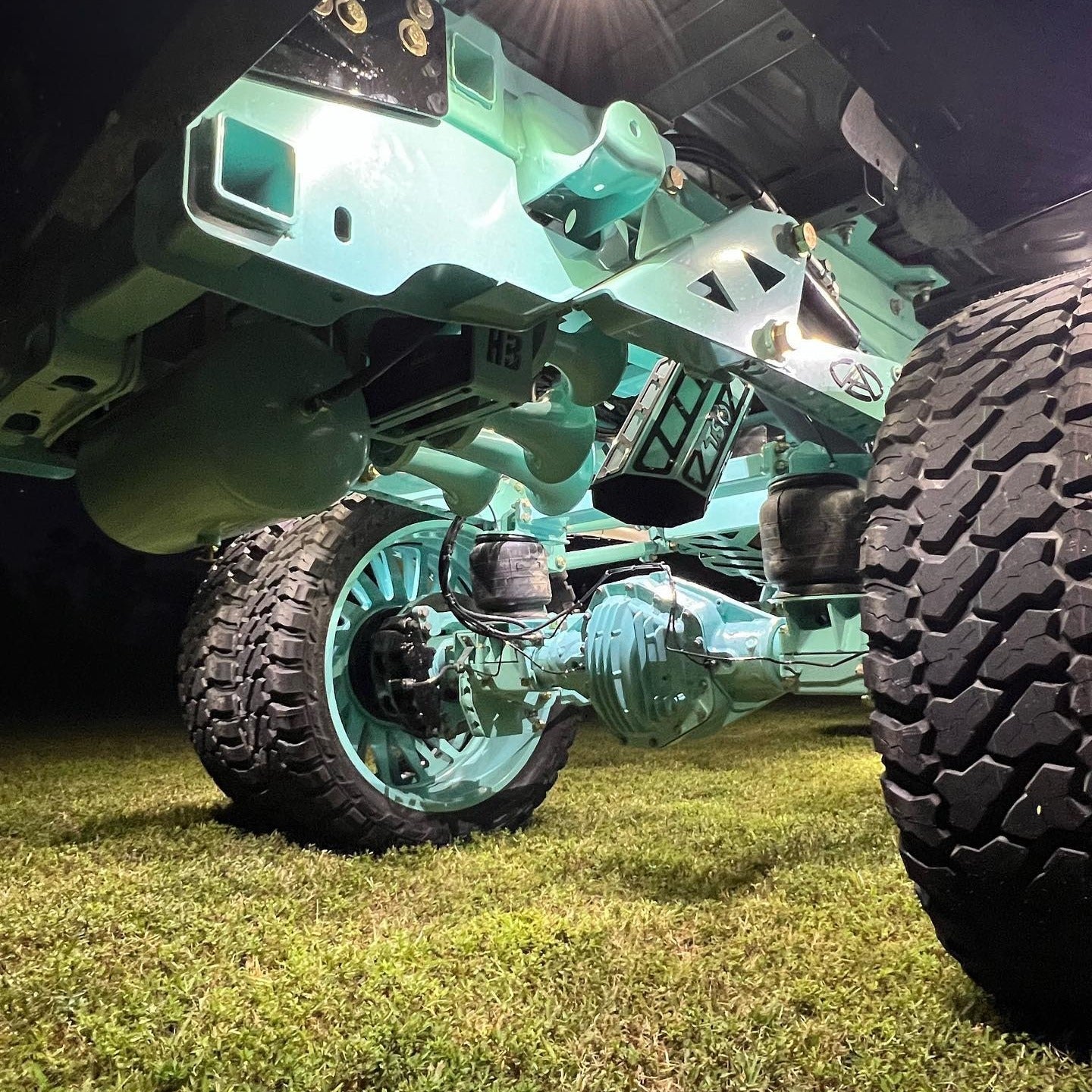 Infinite Offroad Truck Jeep Single Color Rock Light Kit manufacturer gallery image