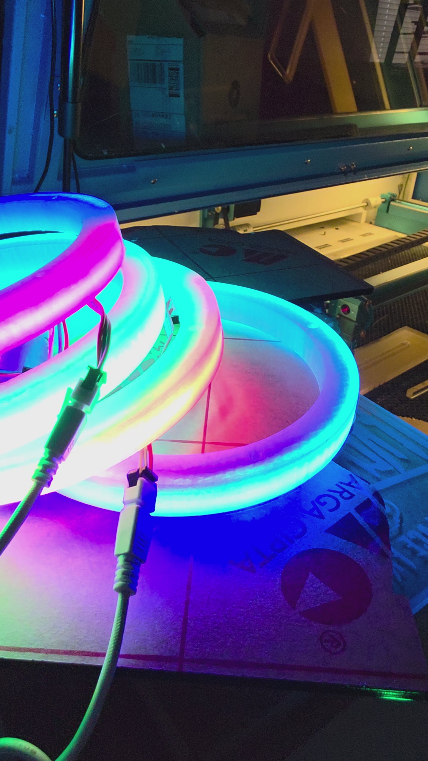 Lit FX SMS Car Audio LIT-R LED speaker ring lighting video