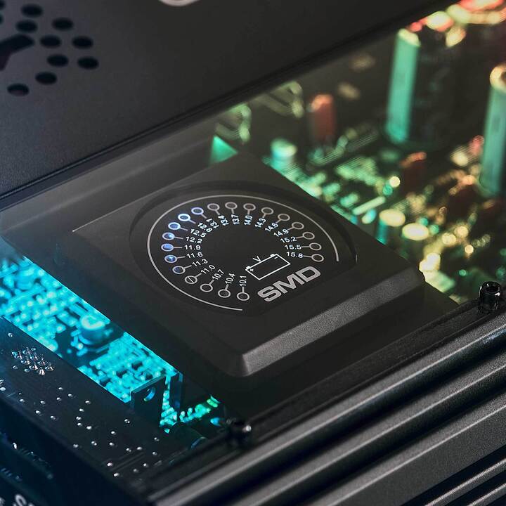 SMD 4-Channel Class AB Amplifier with VM-1 Voltmeter and Digital LED Lights 4 x 300W at 2-Ohm - Steve Meade Designs